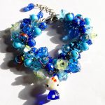 Blauwe bedelarmband met lampwork Hello Kitty