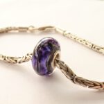 Violet blauwe lampwork glaskraal