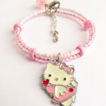 Roze Hello Kitty armband op kinder memory wire