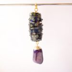 Hanger met donkerblauwe glaskraal en natuursteen